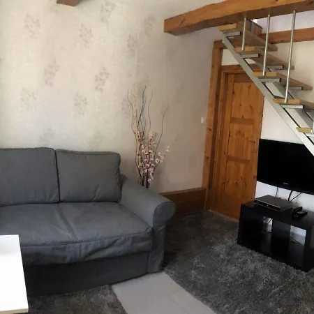 Apartment In 19075 *